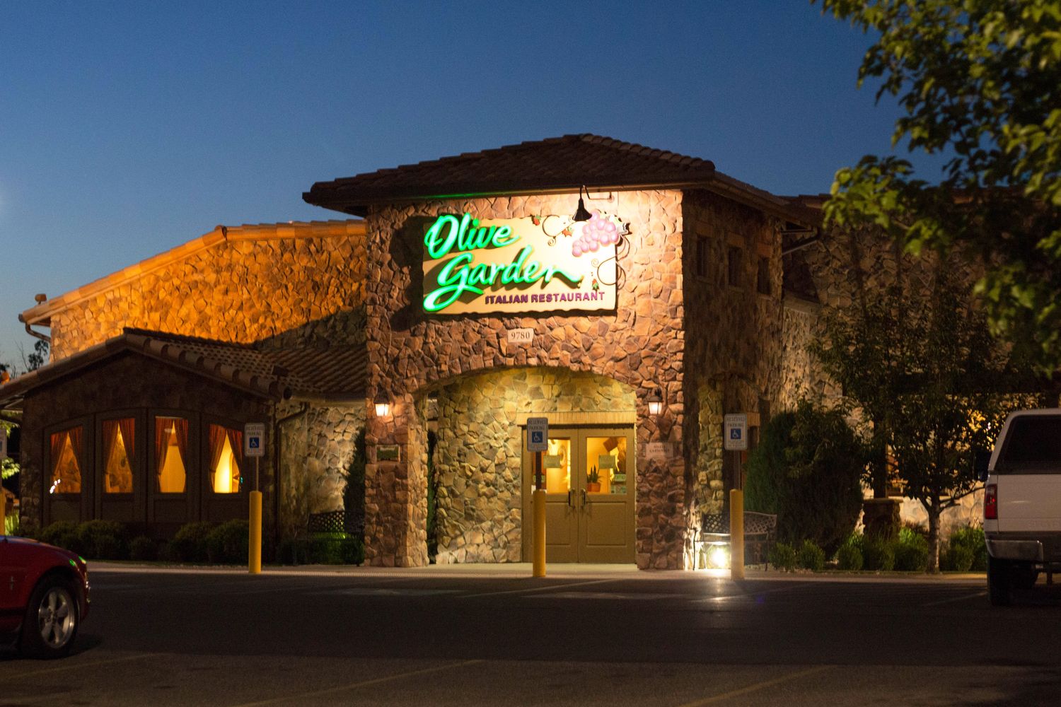 Northpointe Plaza Shopping Center: 10100 N Newport Hwy, Spokane, WA 99218